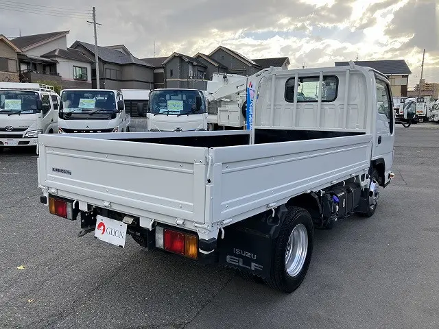 いすゞ エルフ 2RG-NHR88A(2WD)の写真8