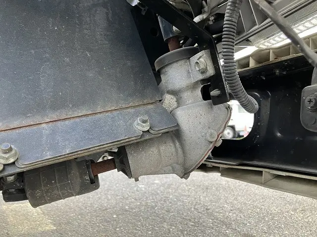 いすゞ エルフ 2RG-NHR88A(2WD)の写真22