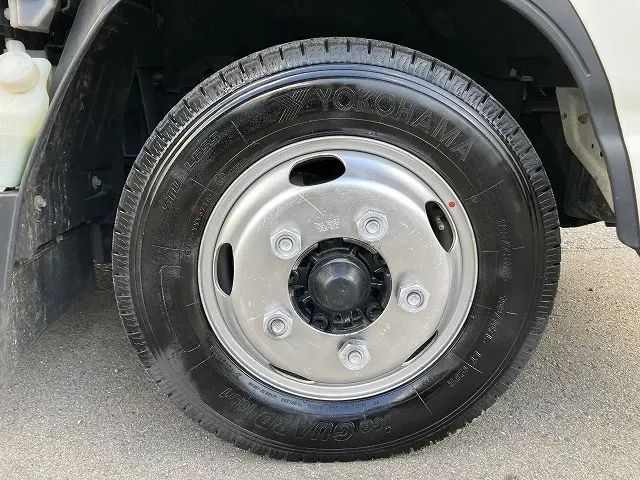 いすゞ エルフ 2RG-NHR88A(2WD)の写真24