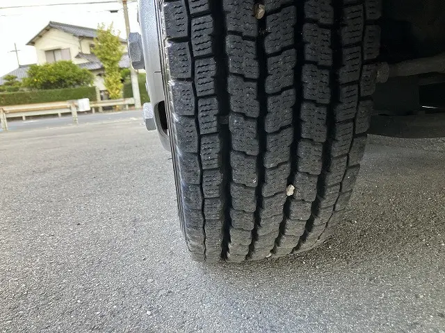 いすゞ エルフ 2RG-NHR88A(2WD)の写真25