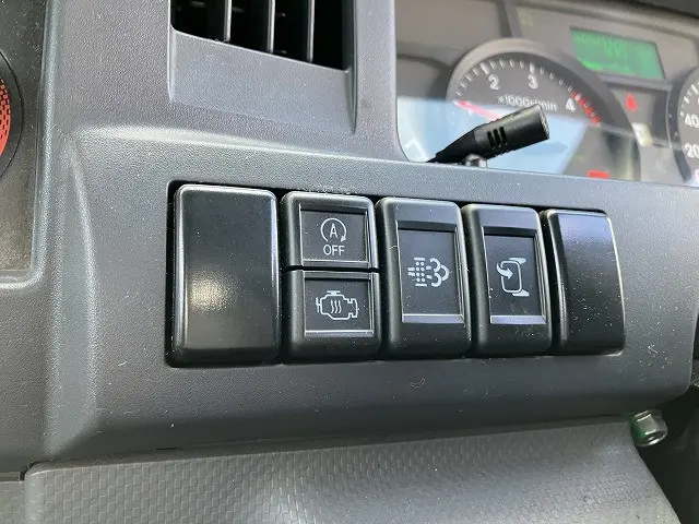 いすゞ エルフ 2RG-NHR88A(2WD)の写真38