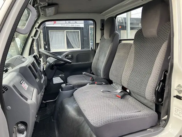 いすゞ エルフ 2RG-NHR88A(2WD)の写真46