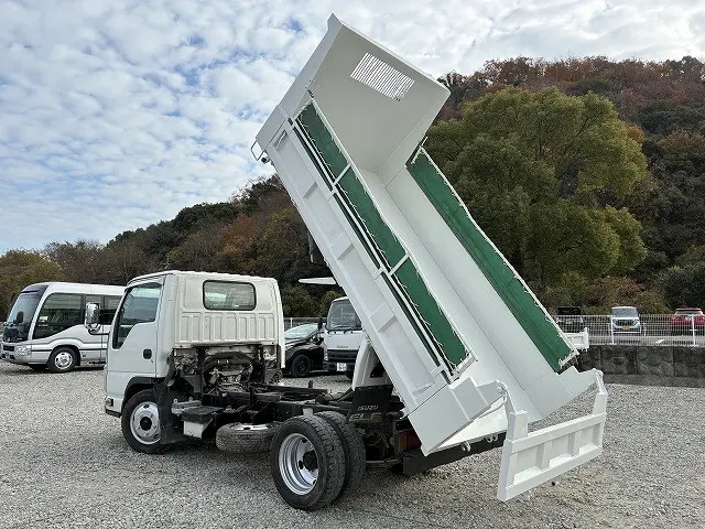 いすゞ エルフ 2RG-NJR88AD(2WD)の写真6