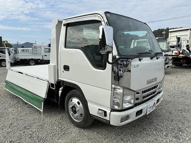 いすゞ エルフ 2RG-NJR88AD(2WD)の写真10