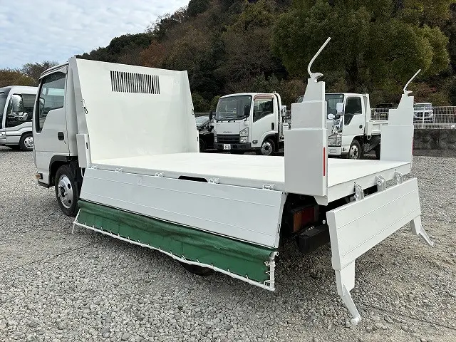 いすゞ エルフ 2RG-NJR88AD(2WD)の写真13