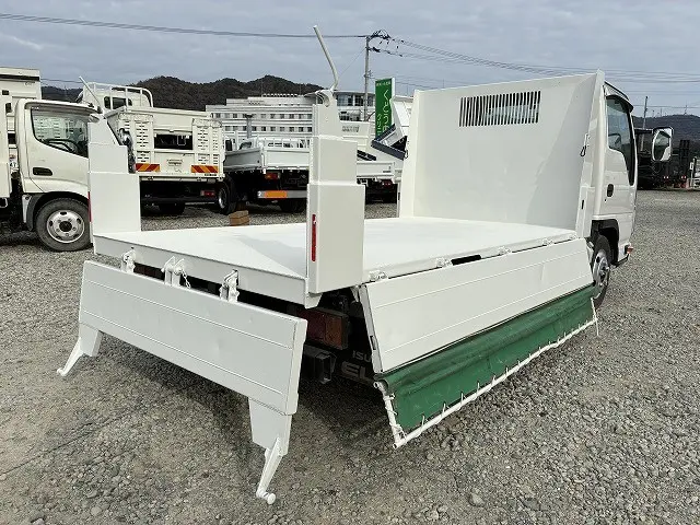 いすゞ エルフ 2RG-NJR88AD(2WD)の写真15