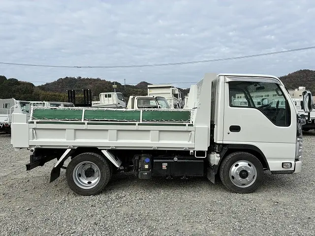 いすゞ エルフ 2RG-NJR88AD(2WD)の写真28
