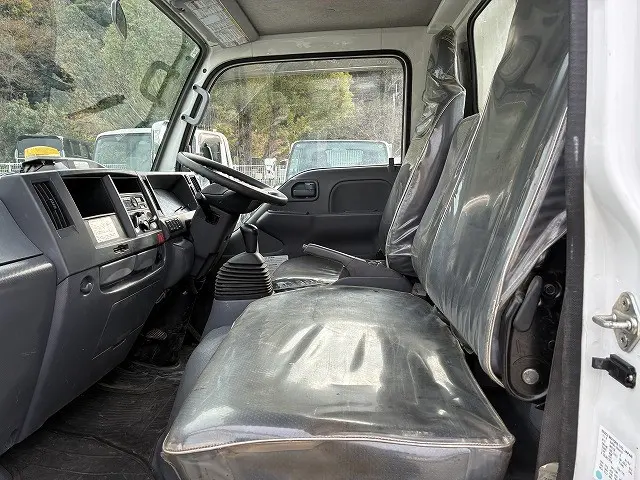 いすゞ エルフ 2RG-NJR88AD(2WD)の写真29