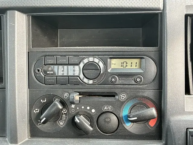 いすゞ エルフ 2RG-NJR88AD(2WD)の写真33