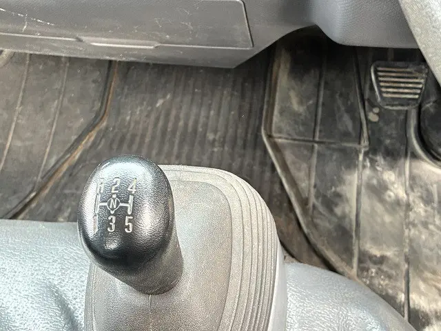 いすゞ エルフ 2RG-NJR88AD(2WD)の写真34