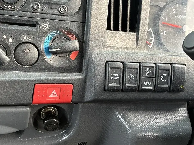 いすゞ エルフ 2RG-NJR88AD(2WD)の写真35