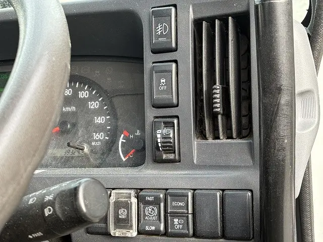 いすゞ エルフ 2RG-NJR88AD(2WD)の写真37