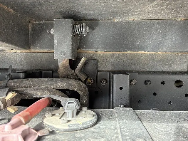 いすゞ エルフ 2RG-NJR88AD(2WD)の写真40