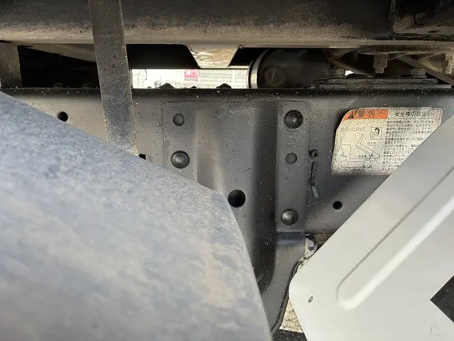 いすゞ エルフ 2RG-NJR88AD(2WD)の写真45