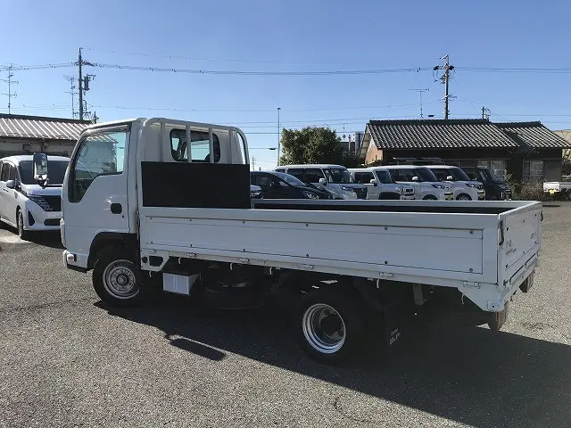 いすゞ エルフ TRG-NHR85A(2WD)の写真4