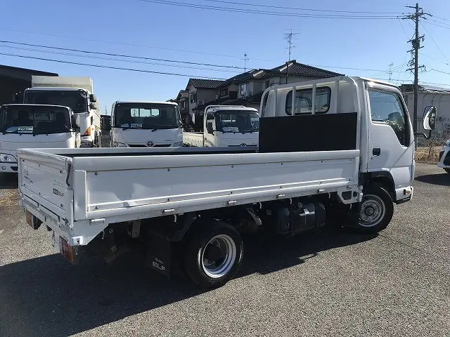 いすゞ エルフ TRG-NHR85A(2WD)の写真6