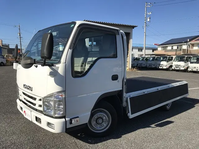 いすゞ エルフ TRG-NHR85A(2WD)の写真9