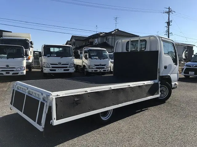 いすゞ エルフ TRG-NHR85A(2WD)の写真13