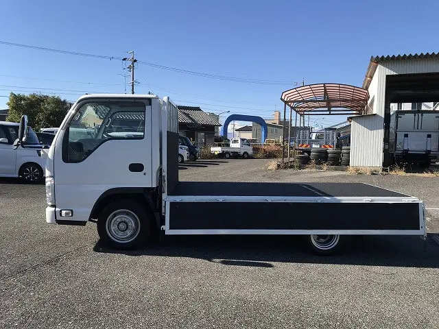 いすゞ エルフ TRG-NHR85A(2WD)の写真14