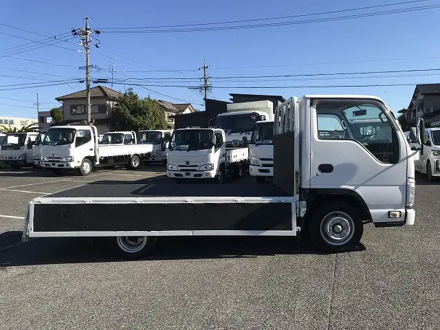 いすゞ エルフ TRG-NHR85A(2WD)の写真15