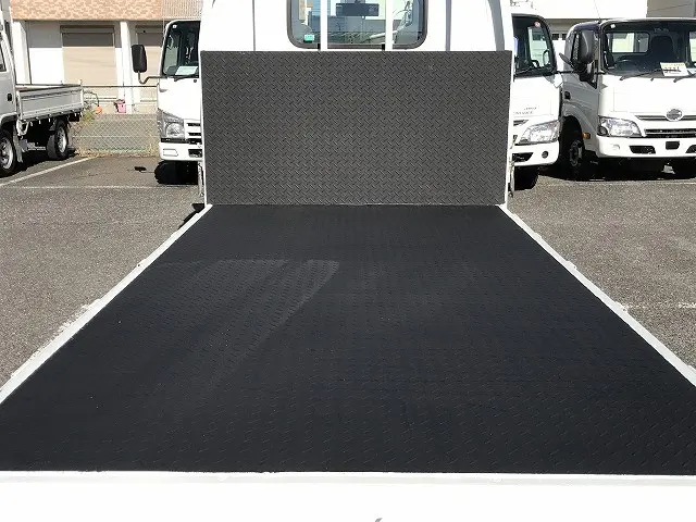 いすゞ エルフ TRG-NHR85A(2WD)の写真16