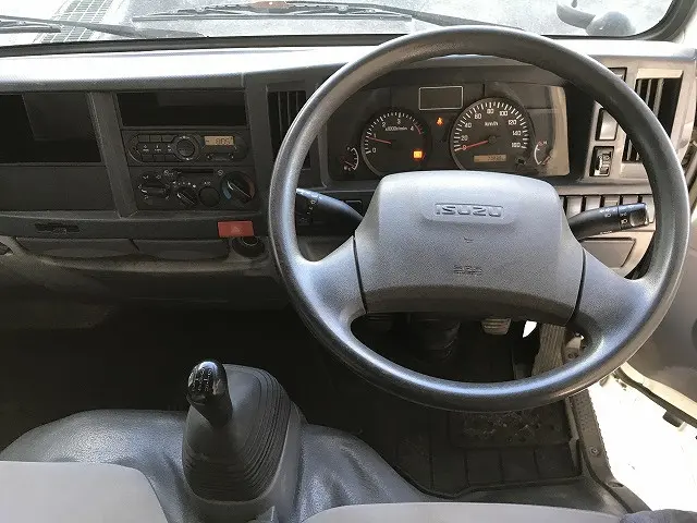 いすゞ エルフ TRG-NHR85A(2WD)の写真25