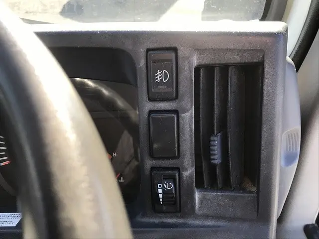 いすゞ エルフ TRG-NHR85A(2WD)の写真29