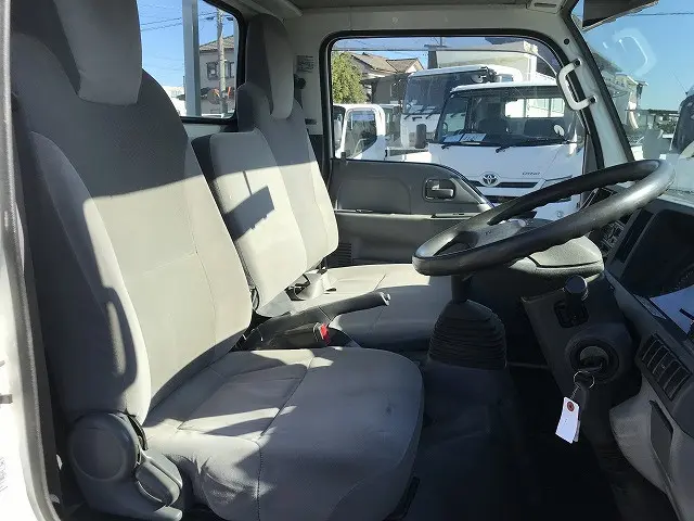 いすゞ エルフ TRG-NHR85A(2WD)の写真31