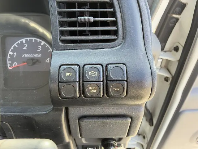 いすゞ エルフ PB-NPR81ARの写真37