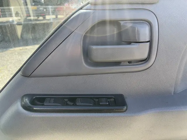 いすゞ エルフ PB-NPR81ARの写真39