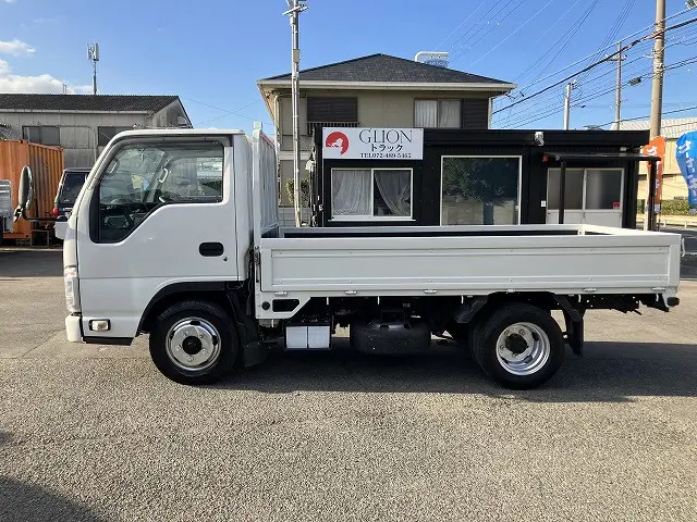 いすゞ エルフ 2RG-NJR88A(2WD)の写真4