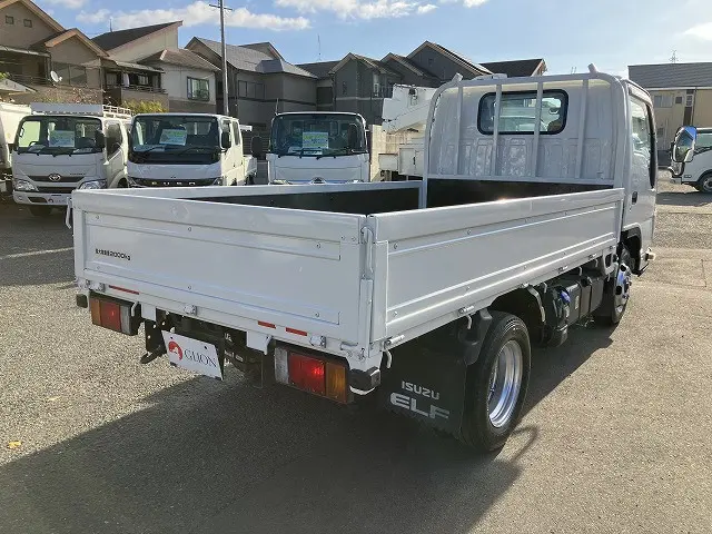 いすゞ エルフ 2RG-NJR88A(2WD)の写真8