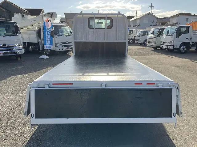 いすゞ エルフ 2RG-NJR88A(2WD)の写真14