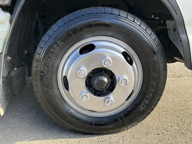 いすゞ エルフ 2RG-NJR88A(2WD)の写真25