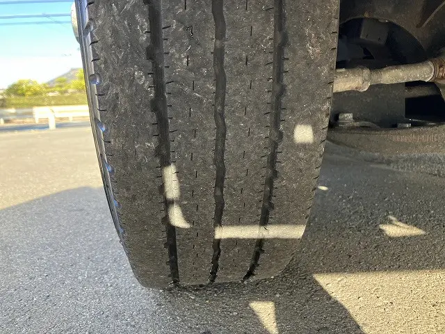 いすゞ エルフ 2RG-NJR88A(2WD)の写真26