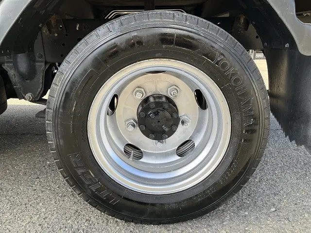 いすゞ エルフ 2RG-NJR88A(2WD)の写真29