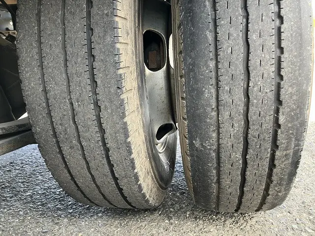 いすゞ エルフ 2RG-NJR88A(2WD)の写真30