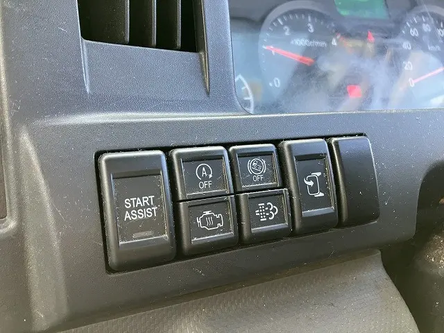 いすゞ エルフ 2RG-NJR88A(2WD)の写真38