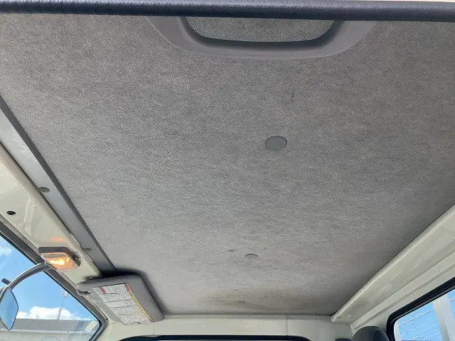 いすゞ エルフ 2RG-NJR88A(2WD)の写真45