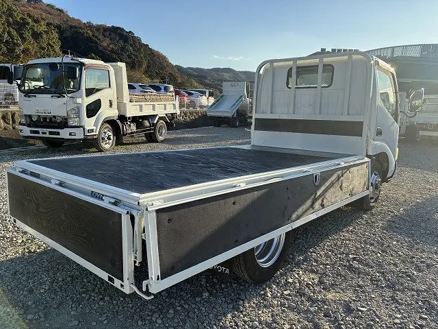 トヨタ ダイナ KK-XZU302(2WD)の写真15