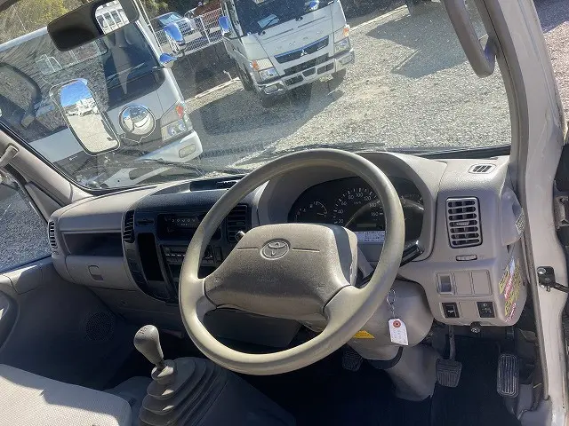 トヨタ ダイナ BDG-XZU504(2WD)の写真28