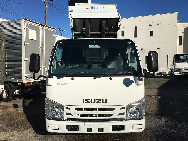 いすゞ エルフ TPG-NKR85AD(2WD)の写真2