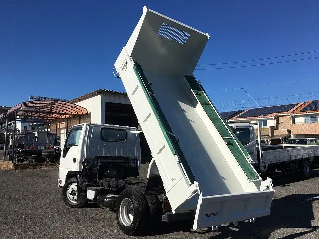 いすゞ エルフ TPG-NKR85AD(2WD)の写真6