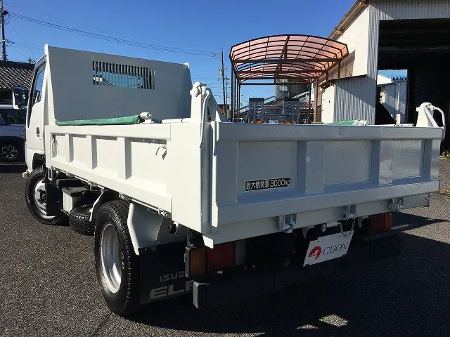いすゞ エルフ TPG-NKR85AD(2WD)の写真14