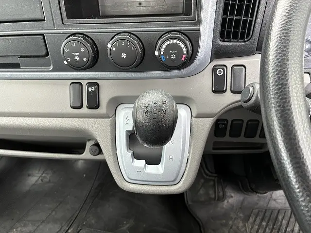 三菱 キャンター TPG-FBA20(2WD)の写真32