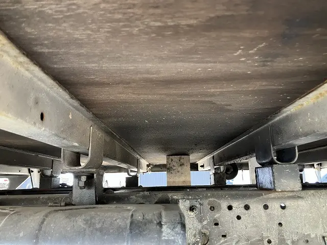 いすゞ エルフ PB-NPR81AN(2WD)の写真27