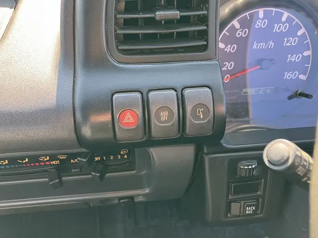 いすゞ エルフ PB-NPR81AN(2WD)の写真35