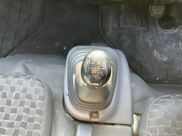 いすゞ エルフ PB-NPR81AN(2WD)の写真39