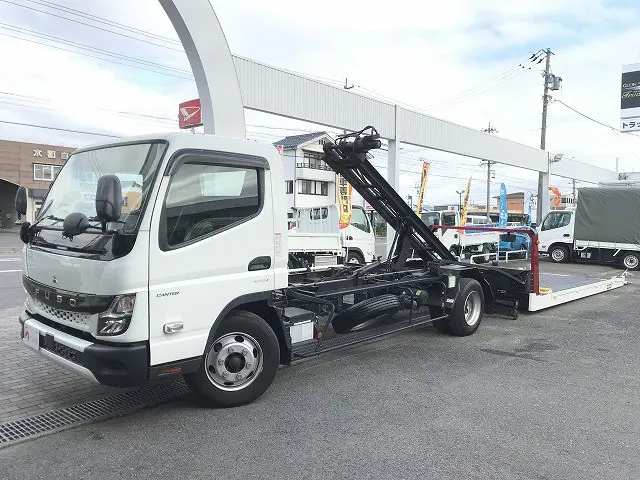 三菱 キャンター 2PG-FEB80(2WD)の写真9