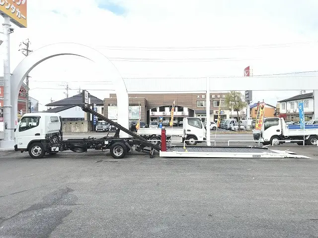 三菱 キャンター 2PG-FEB80(2WD)の写真11